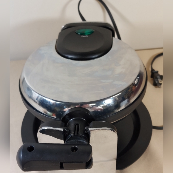 Oster Rotary Waffle Maker Chrome Colored W/Drip Plate Easly Flip Waffles - Picture 5 of 9